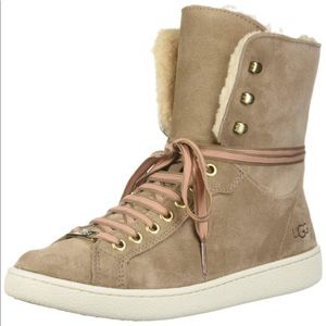 Ugg Starlyn boot/sneaker - size 6.5 - fawn